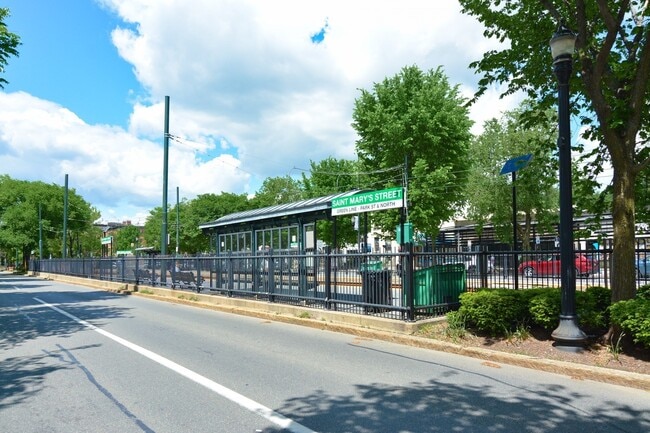 Photo - 923 Beacon St Unit 1