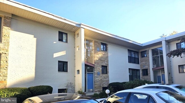 Building Photo - 7306 Park Heights Ave Unit A