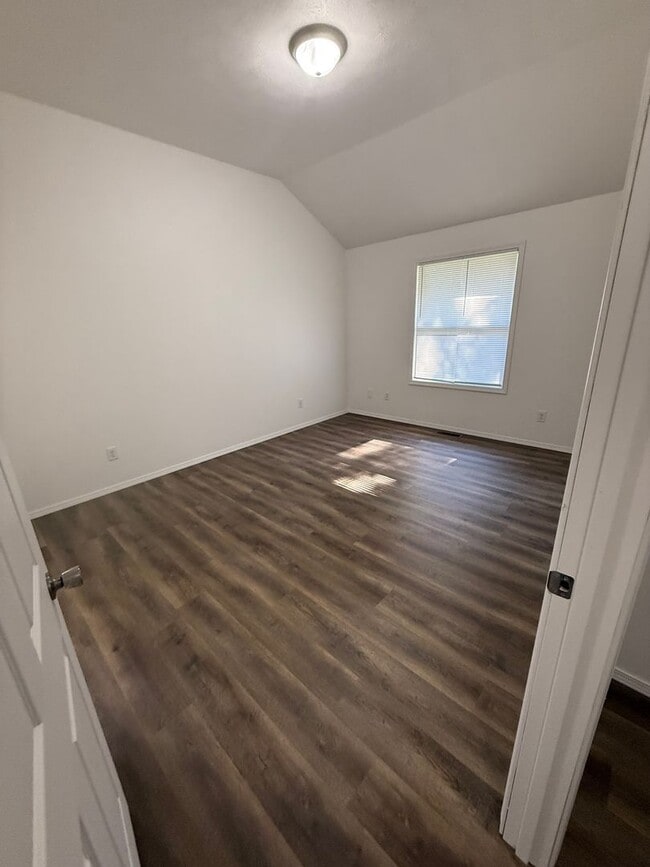 Photo - 3 bed 2 bath Duplex in Ozark