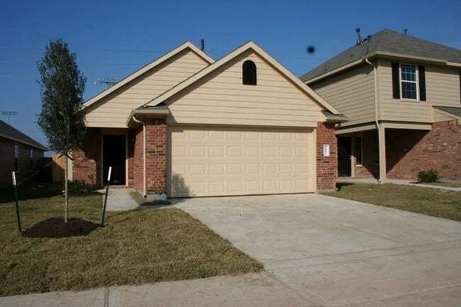 Building Photo - 5851 Long Arbor Ln