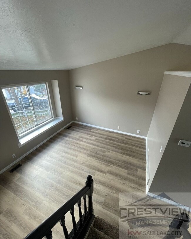 Photo - Must See!! 4 bedrooms 2 baths house in Layton!