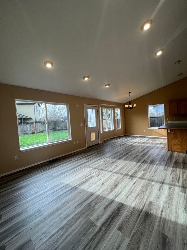 Photo - 3-Bedroom 2-Bathroom home in West Eugene