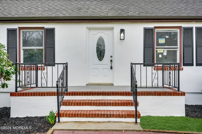 13 Swain Ave