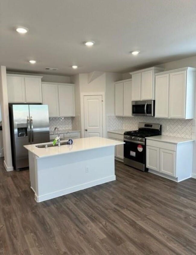 Building Photo - 31138 Myers Hvn Ln