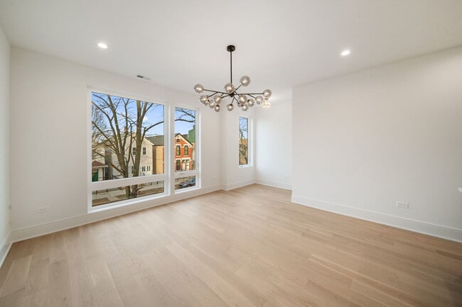 Photo - 1635 W 21st Pl Unidad 2