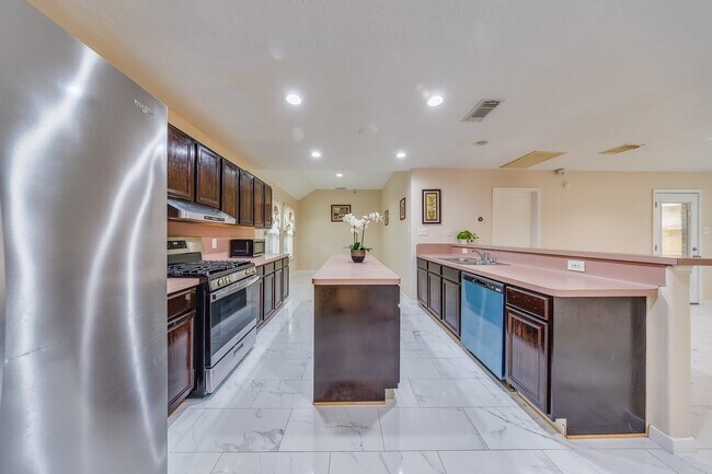 Building Photo - 6515 Autumn Thistle Dr