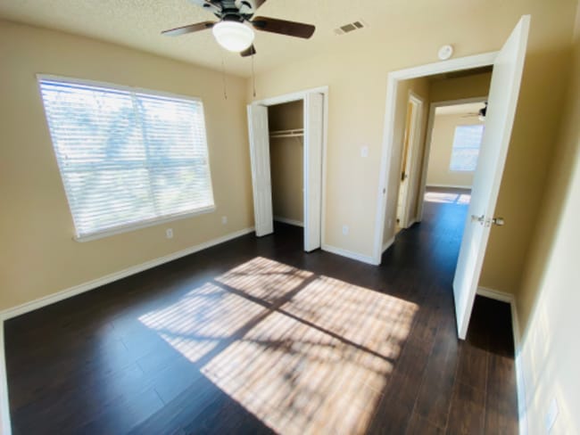 Photo - 103 Hughson Ct