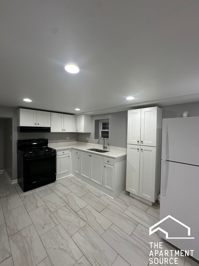 Building Photo - 4033 W Crystal St Unit G