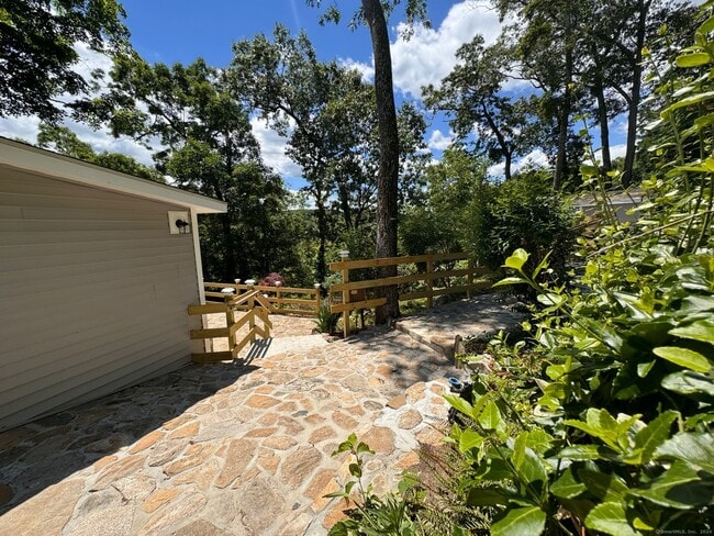 Photo - 22 Hemlock Trail