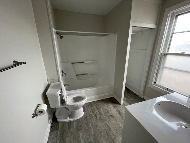 Photo - 319 18th St N Unidad 1