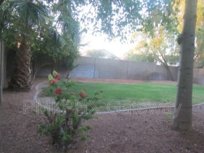 Photo - 1331 W Butler Dr