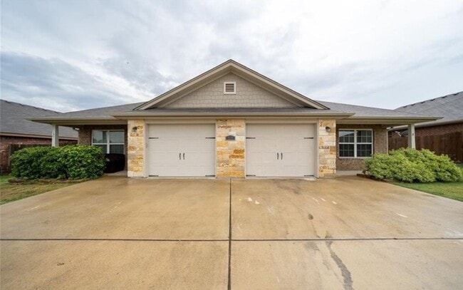 Building Photo - 511 Kacie Dr Rental