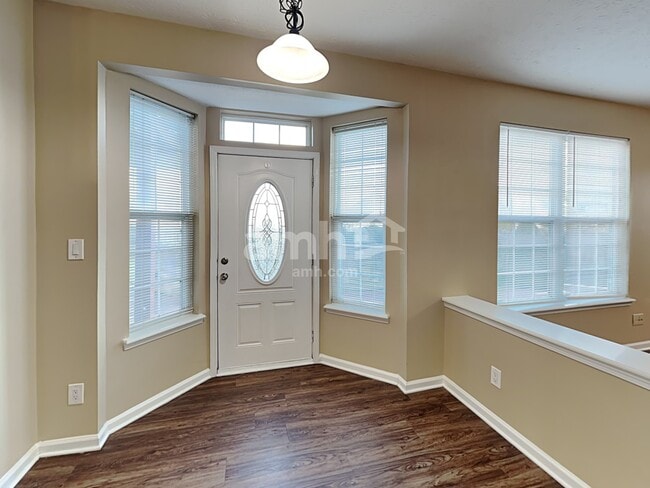 Photo - 198 Easton Point Way