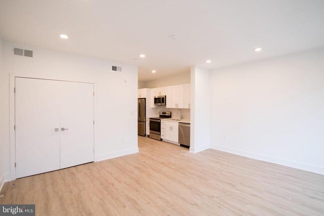 Photo - 1325 N Lee St Unit 202