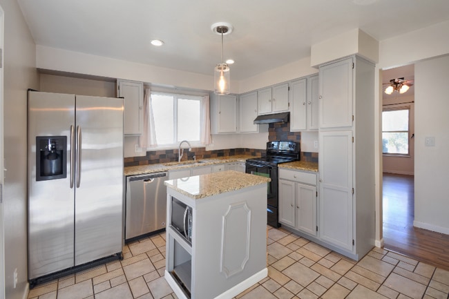 Photo - 4380 Dooley Way