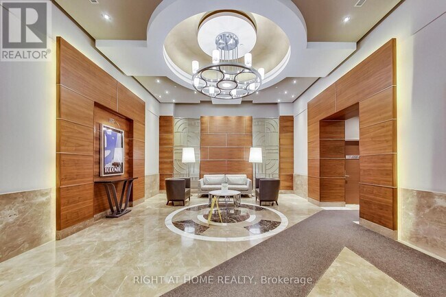 Photo - 761 Bay St. Unit 313