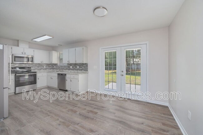 Photo - 126 Camellia Pl
