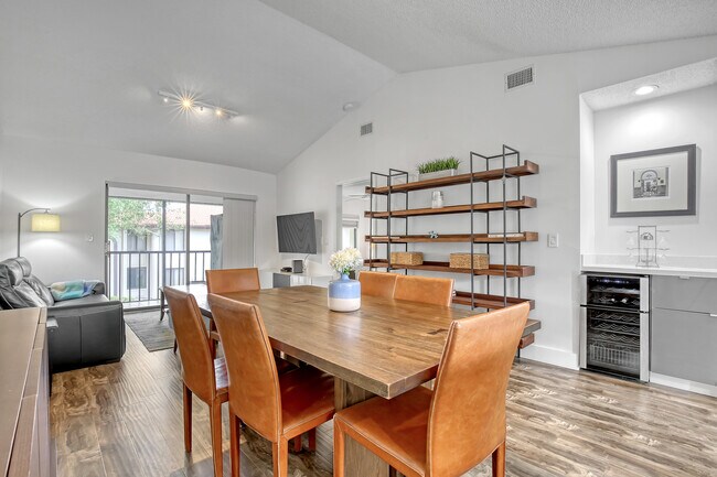 Photo - 300 E Club Cir Unit 204