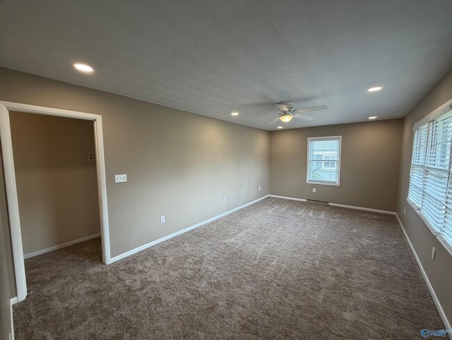 Photo - 900 Barclift St NW