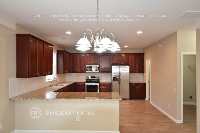 Photo - 335 Yellow Iris Rd SE House