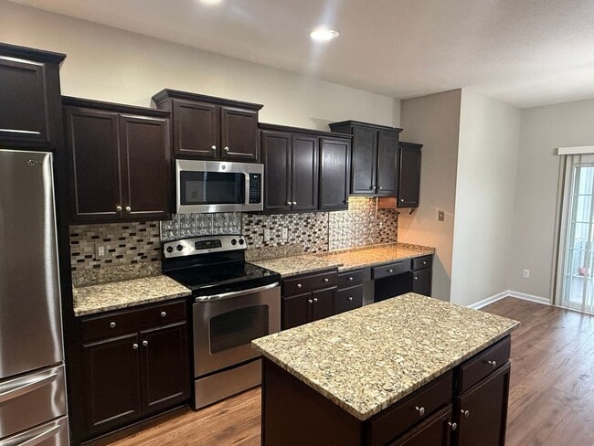 Photo - 5 bedroom, 4 bath House