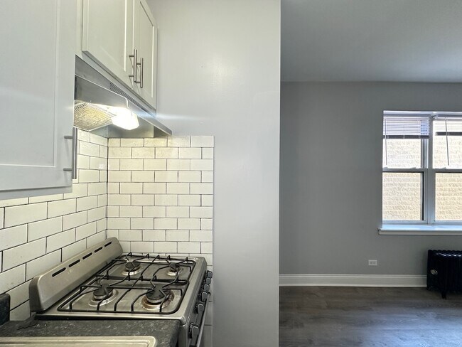 Photo - 4756 N Maplewood Ave Unit 801