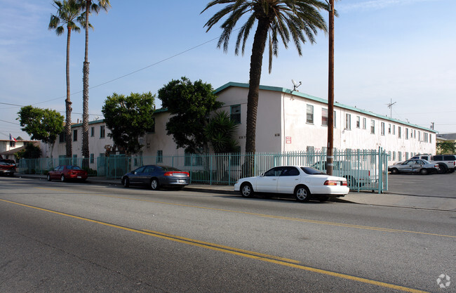 10600 S. Inglewood Blvd. - 10600 S. Inglewood Blvd. Apartments