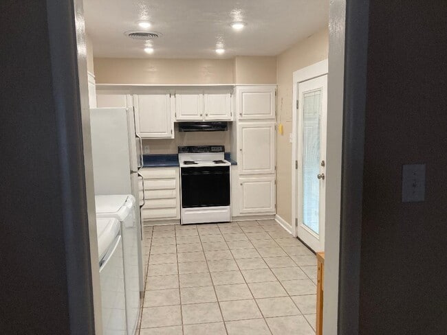 Photo - 405 Sycamore St