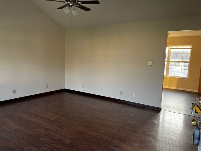 Photo - Beautiful Newburgh Home!