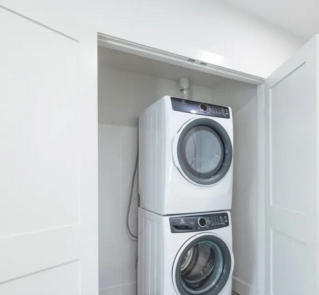 Photo - 1 Park Row W Unit 211