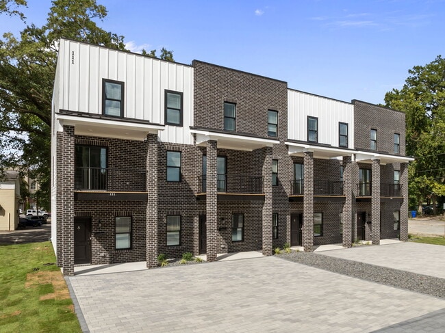 113 E 9th St Unit 1
