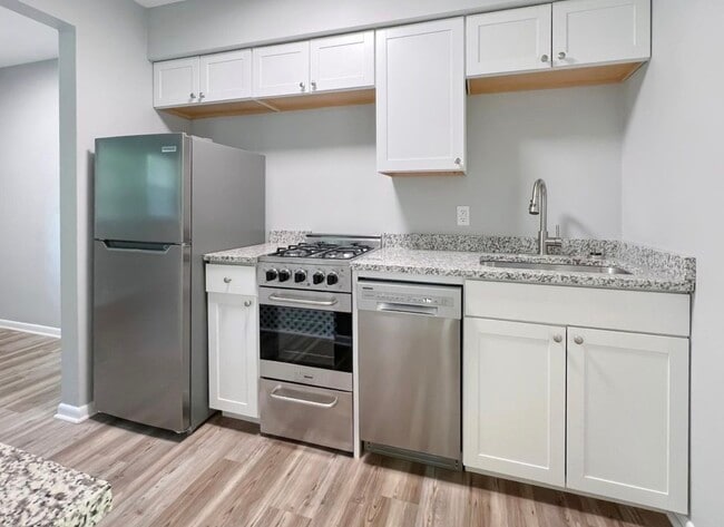 Photo - 755 Buchanan Ave