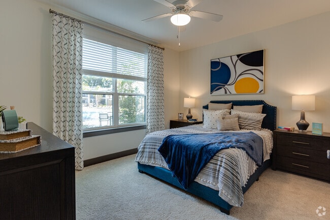 2BR, 2BA - 1,087SF