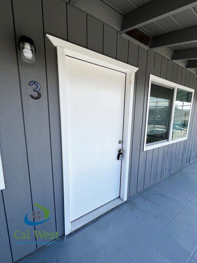 Photo - $2695 Remodeled 2 Bed/1 Bath Upstairs Unit Unit #3