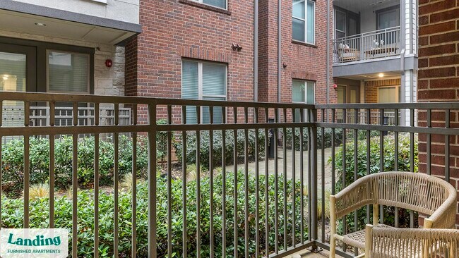 Photo - 2800 NE Green Oaks Blvd Unidad 5101