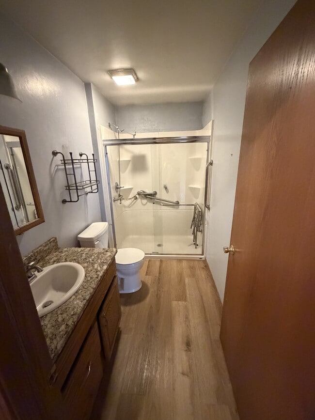 Photo - 469 Dutton Ave
