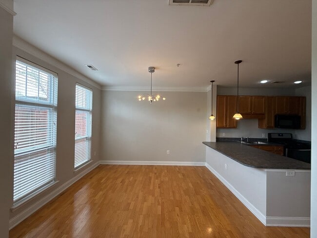 Photo - Elizabeth Townhome - T.R. Lawing Realty Property
