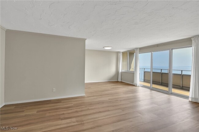 Photo - 12900 Lake Ave Unidad 1707