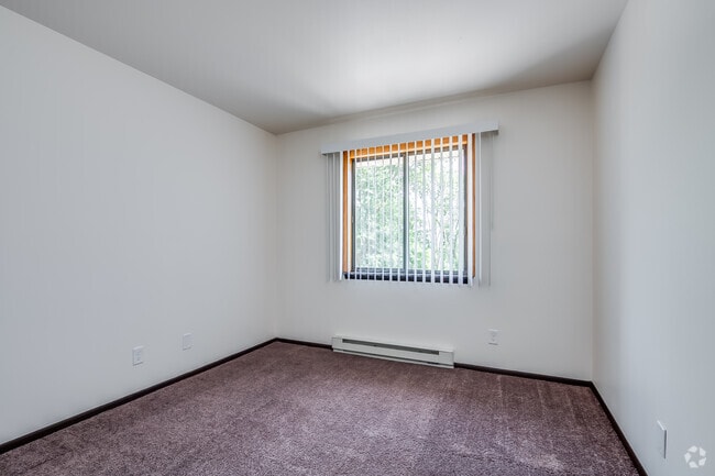 2BR, 1BA - 900SF - Bedroom