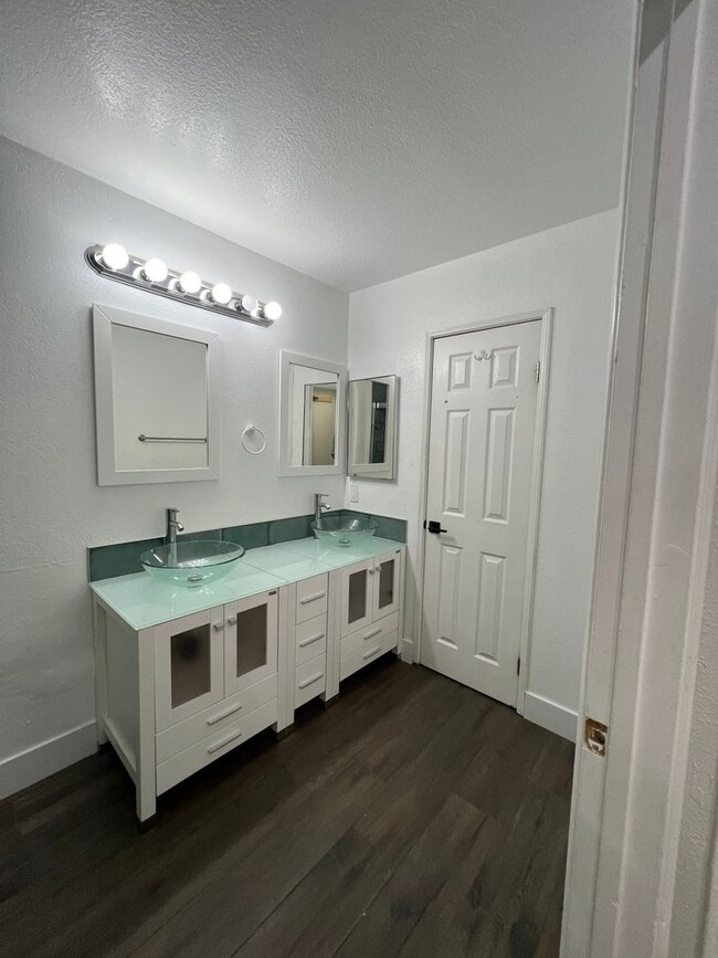 Photo - New to the Market! 2 Bed 2 Bath upgraded Tijeras Creek Villas home