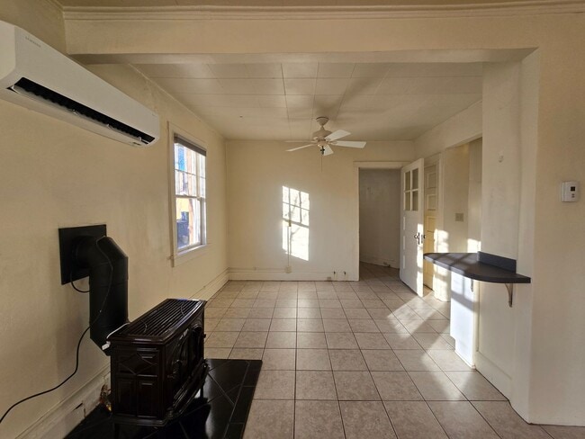 Photo - 259 Staab St