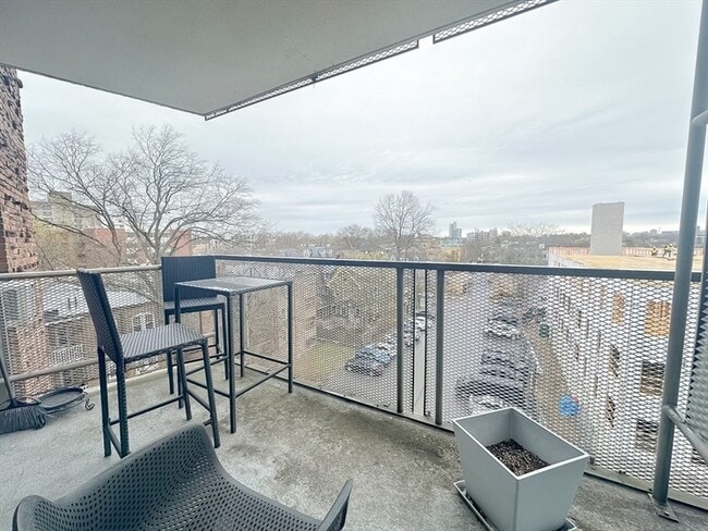 Photo - 19 Winchester St Unit 604