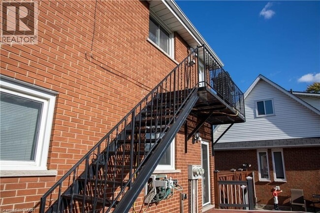 Photo - 166 CEDARDALE Ave