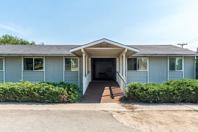 Photo - 100 N Spokane Ave Apartamento