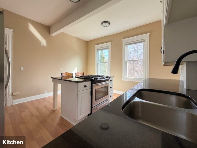 Kitchen - 2613 Bryant Ave S Unit 2613 Bryant Ave S - FL1