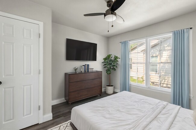 Photo - 3121 Colonial Ave