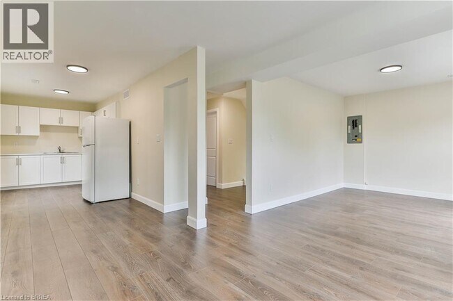 Photo - 321 Dalhousie St