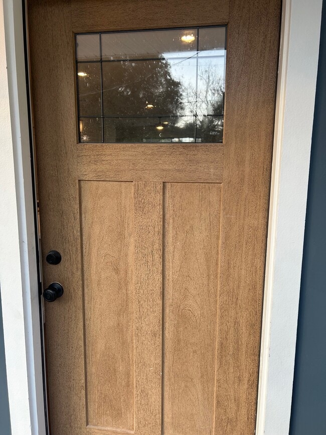 Photo - 206 W Fox St