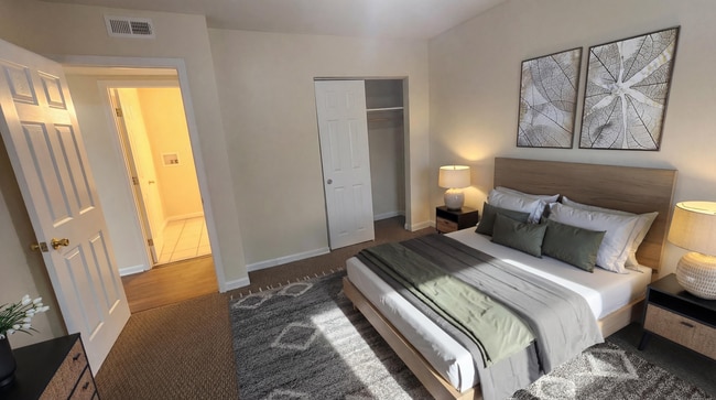 Photo - Renovated 2BR/Washer/Dryer/Pet-Friendly/Near Auburndale Park