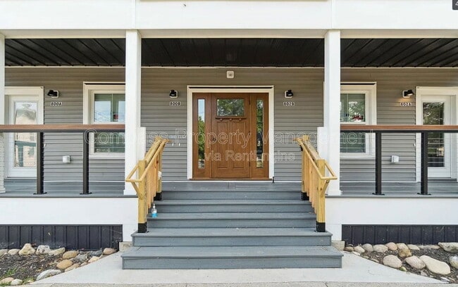 Photo - 800 Douglas St NW